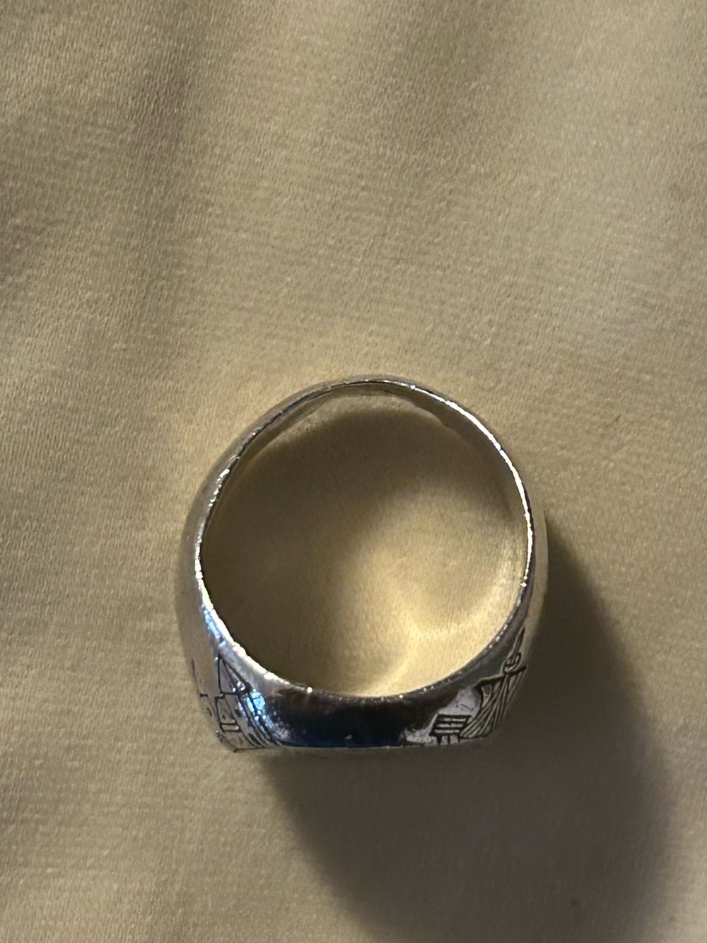 Digby and Iona Whitman Signet Ring - Picture 8 of 12